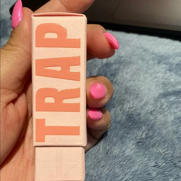 Jeffree Star Pink Velvet Lipstick - Picture 4 of 5